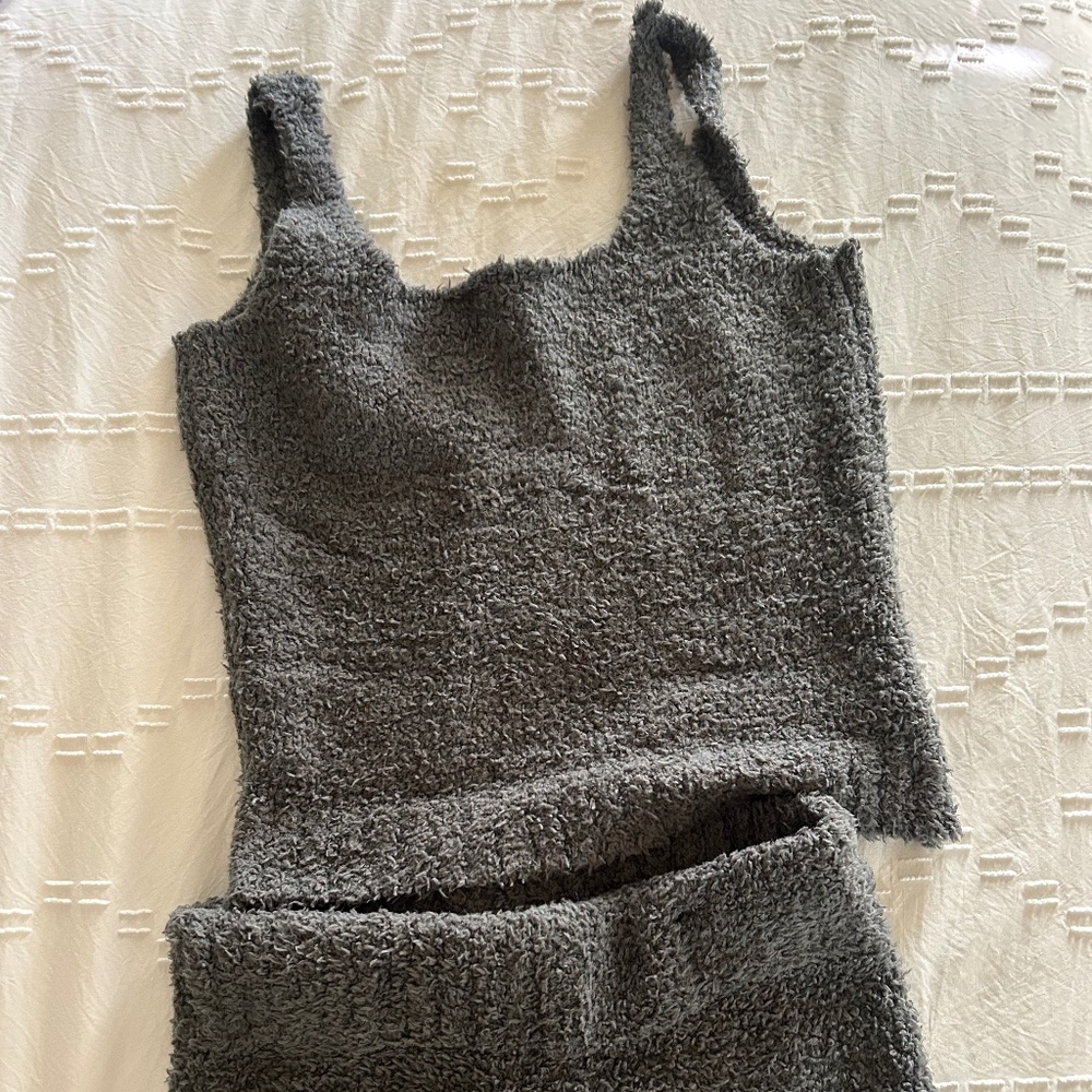 SKIMS FUZZY LOUNGE SET SIZE M/L GRAYISH OLIVE COLOR